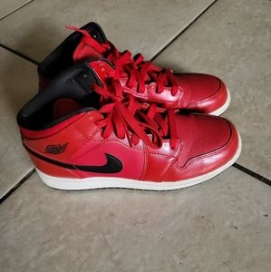 Size 7y Jordan 1